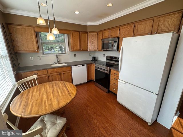 11 WOODRUSH CT, Delran, NJ 08075