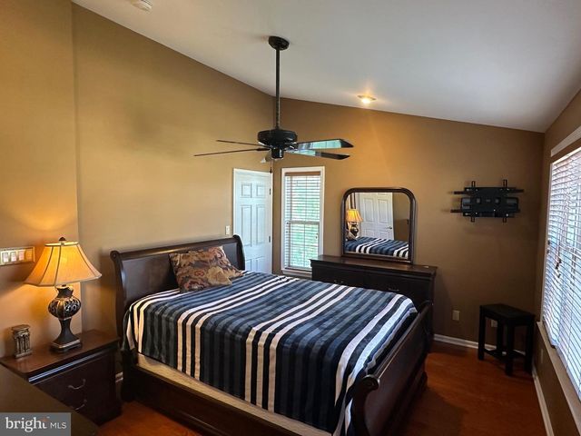 11 WOODRUSH CT, Delran, NJ 08075