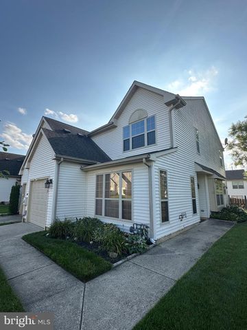 11 WOODRUSH CT, Delran, NJ 08075