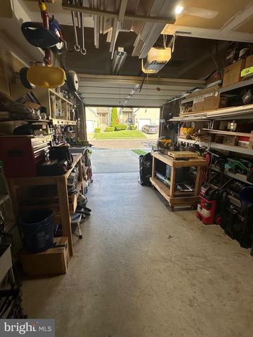 11 WOODRUSH CT, Delran, NJ 08075