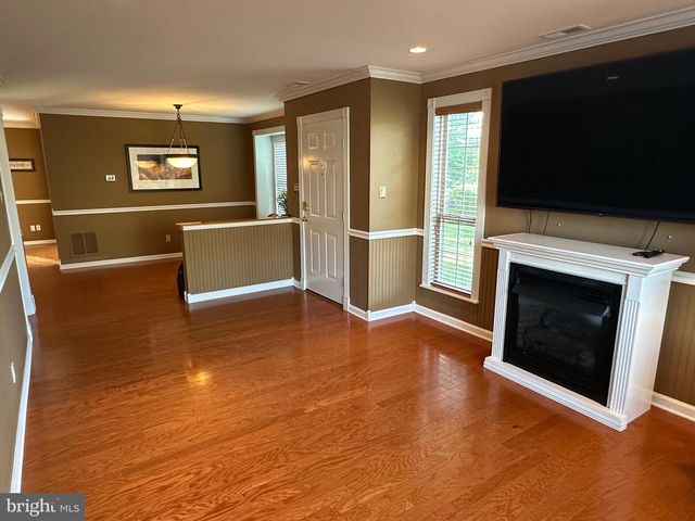 11 WOODRUSH CT, Delran, NJ 08075