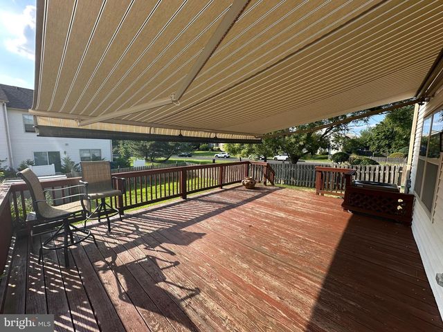 11 WOODRUSH CT, Delran, NJ 08075