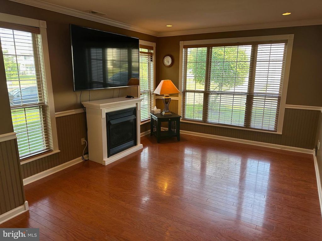 11 WOODRUSH CT, Delran, NJ 08075