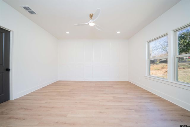 284 Ron Boyett, White Oak, TX 75693