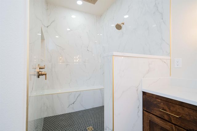 284 Ron Boyett, White Oak, TX 75693