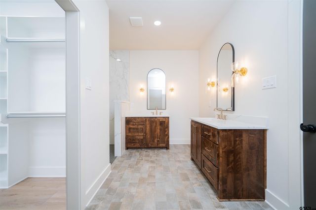 284 Ron Boyett, White Oak, TX 75693