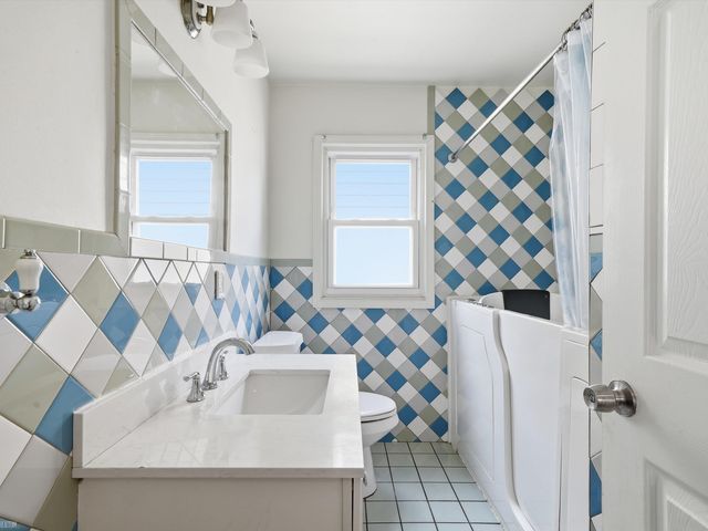 23800 Couzens Avenue, Hazel Park, MI 48030