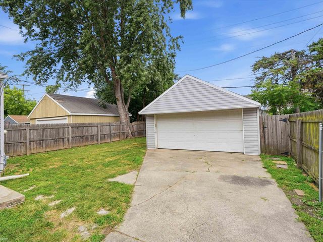 23800 Couzens Avenue, Hazel Park, MI 48030