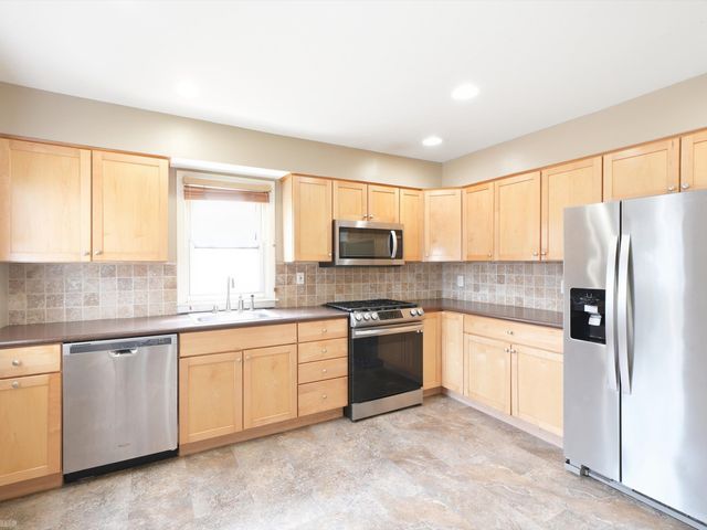 23800 Couzens Avenue, Hazel Park, MI 48030