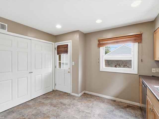 23800 Couzens Avenue, Hazel Park, MI 48030
