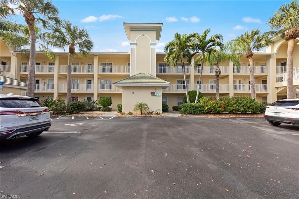 15495 Cedarwood Ln Apt 103, Naples, FL 34110