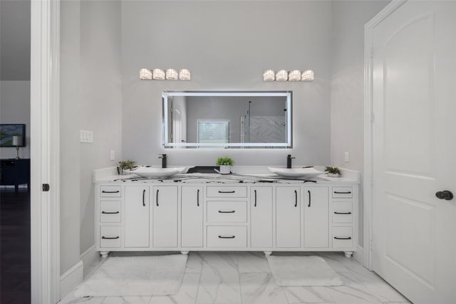 7281 Waters Edge Drive, The Colony, TX 75056