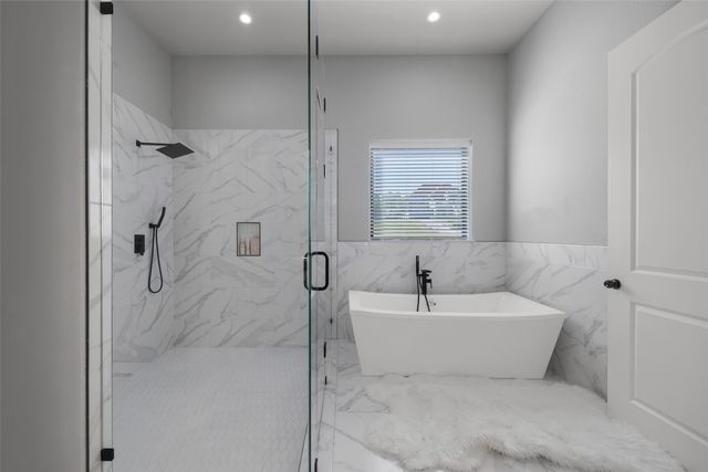 7281 Waters Edge Drive, The Colony, TX 75056