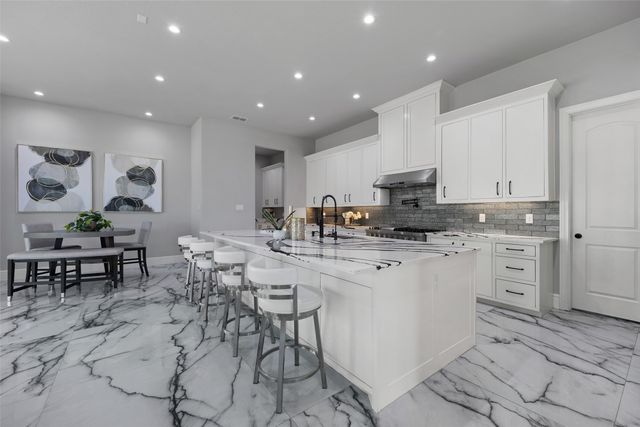 7281 Waters Edge Drive, The Colony, TX 75056