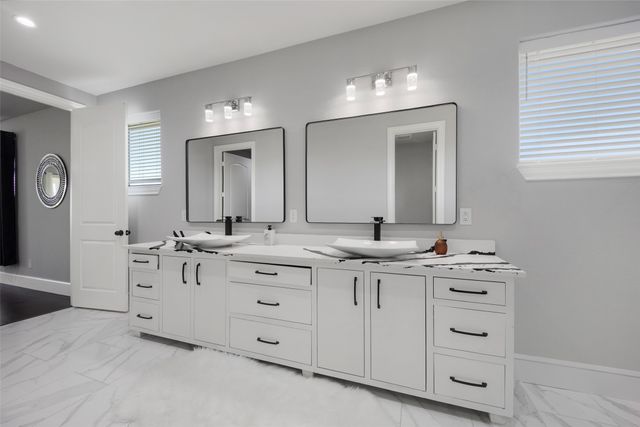 7281 Waters Edge Drive, The Colony, TX 75056