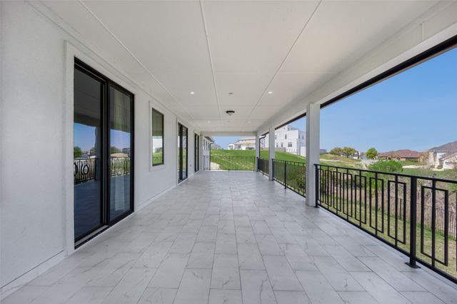 7281 Waters Edge Drive, The Colony, TX 75056