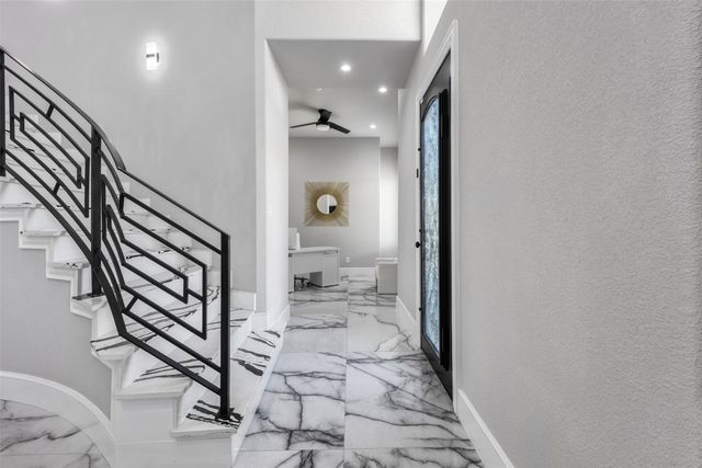 7281 Waters Edge Drive, The Colony, TX 75056