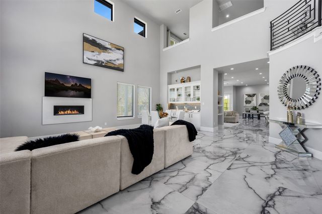 7281 Waters Edge Drive, The Colony, TX 75056