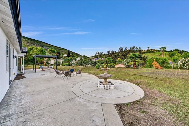 1355 Duckwalk Road, San Marcos, CA 92069