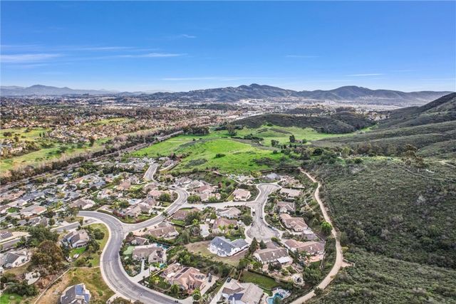 1355 Duckwalk Road, San Marcos, CA 92069