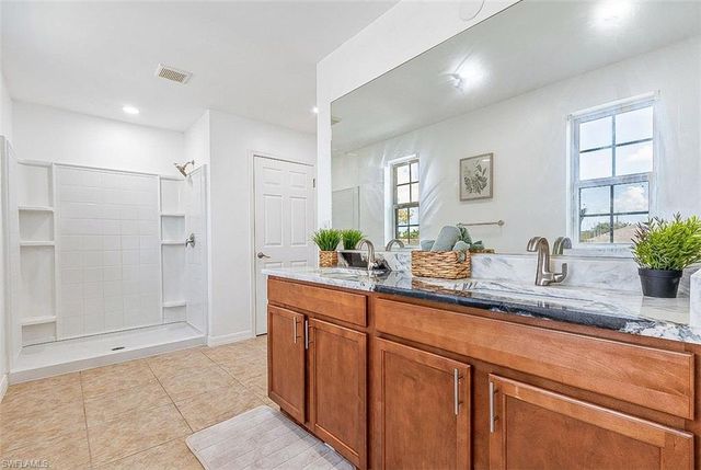 1717 3rd PL, Cape Coral, FL 33991