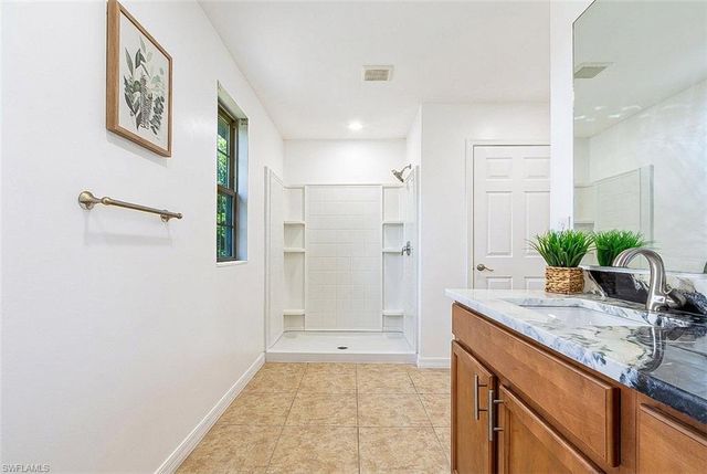 1717 3rd PL, Cape Coral, FL 33991