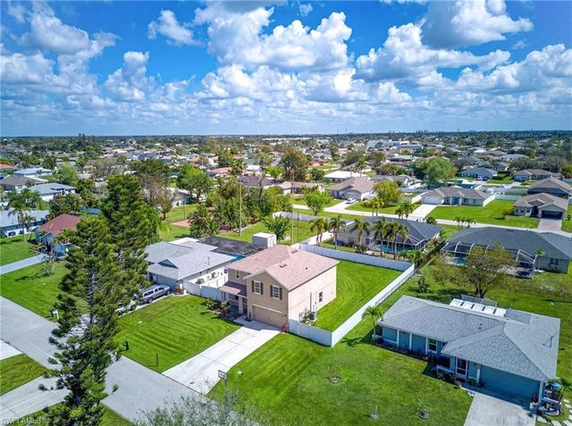 1717 3rd PL, Cape Coral, FL 33991