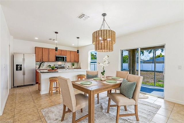 1717 3rd PL, Cape Coral, FL 33991