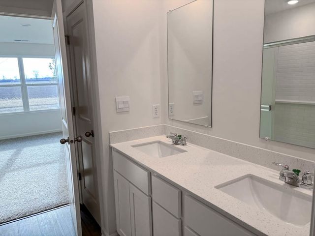 2280 Redwood Trail, Wonder Lake, IL 60097