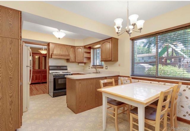 31346 Shaw Drive, Warren, MI 48093