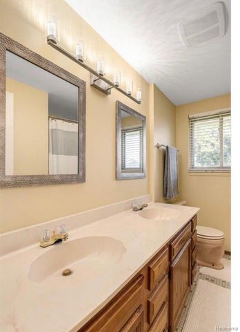 31346 Shaw Drive, Warren, MI 48093