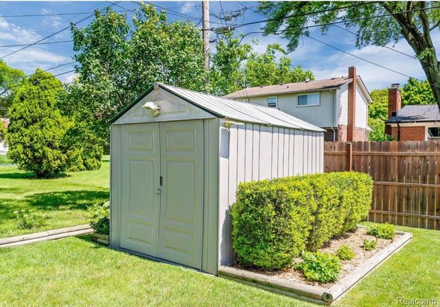 31346 Shaw Drive, Warren, MI 48093