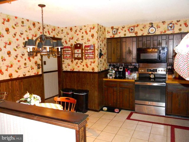2212 OAKWOOD LN, Atco, NJ 08004