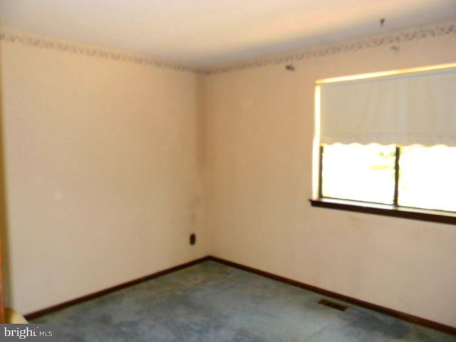 2212 OAKWOOD LN, Atco, NJ 08004