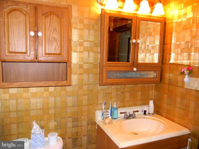 2212 OAKWOOD LN, Atco, NJ 08004