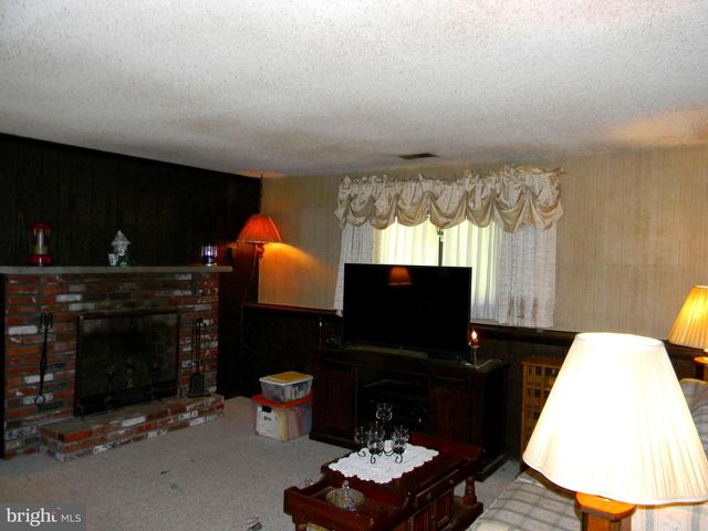 2212 OAKWOOD LN, Atco, NJ 08004