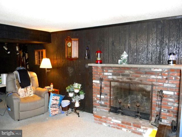 2212 OAKWOOD LN, Atco, NJ 08004