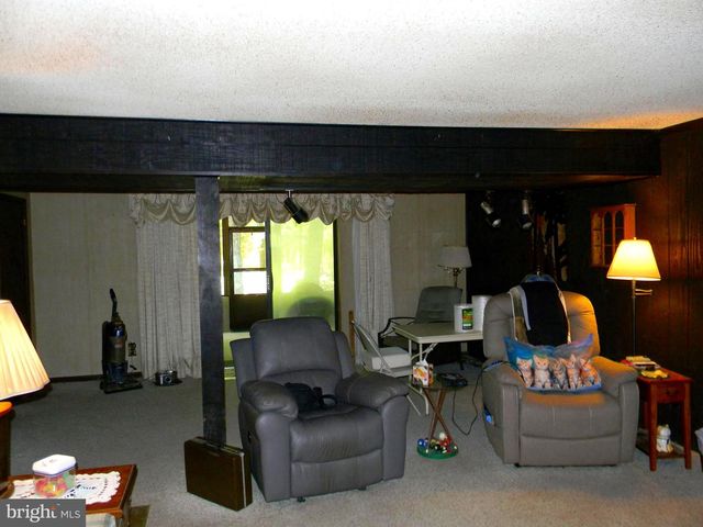 2212 OAKWOOD LN, Atco, NJ 08004