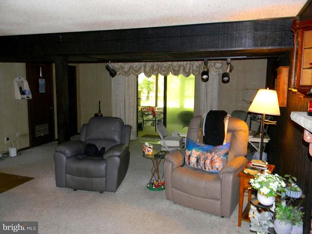2212 OAKWOOD LN, Atco, NJ 08004