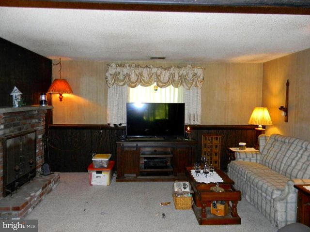 2212 OAKWOOD LN, Atco, NJ 08004