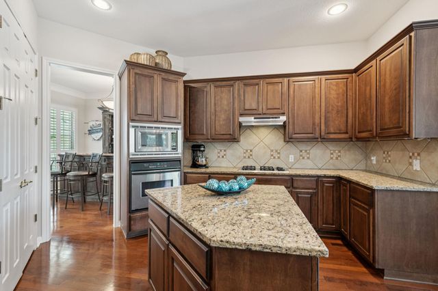1400 Grand Falls DR, Cedar Park, TX 78613