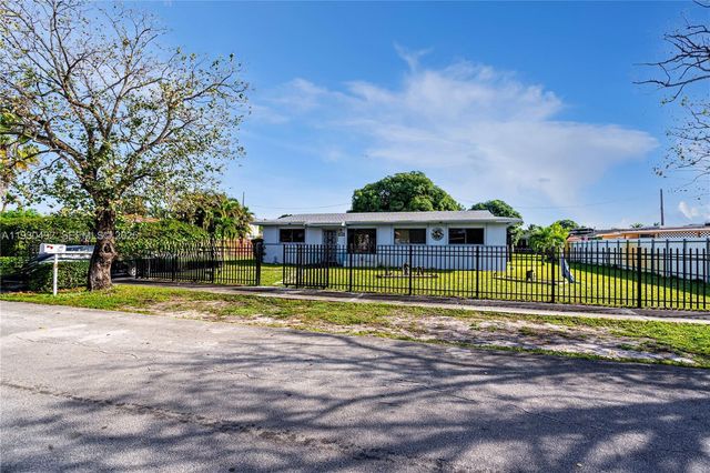 17715 NW 55th Ave, Miami Gardens, FL 33055
