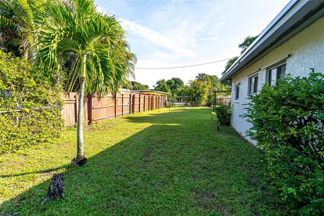 17715 NW 55th Ave, Miami Gardens, FL 33055