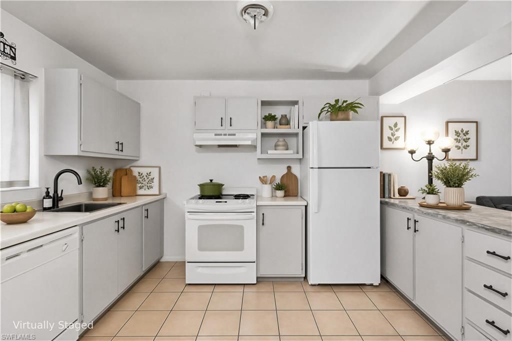17434 / 17436 Carnegie CIR 436, FORT MYERS, FL 33967 — photo 2
