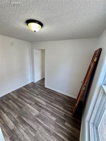 802 N Walnut Street, Colorado Springs, CO 80905