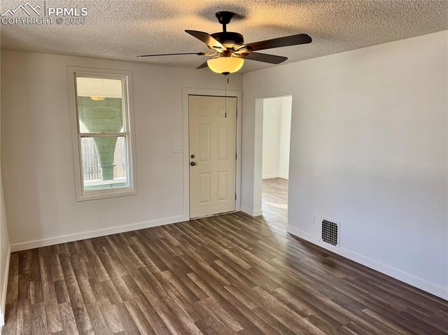 802 N Walnut Street, Colorado Springs, CO 80905