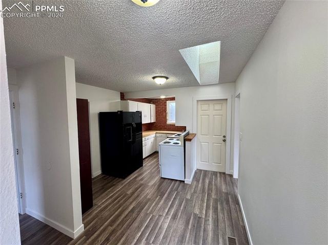 802 N Walnut Street, Colorado Springs, CO 80905