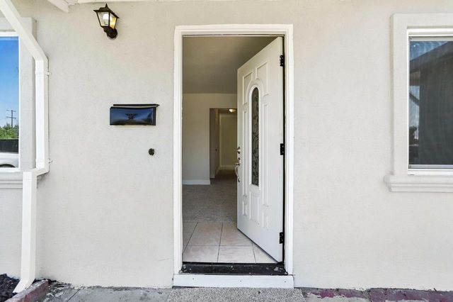 542 Kolher St, Stockton, CA 95206