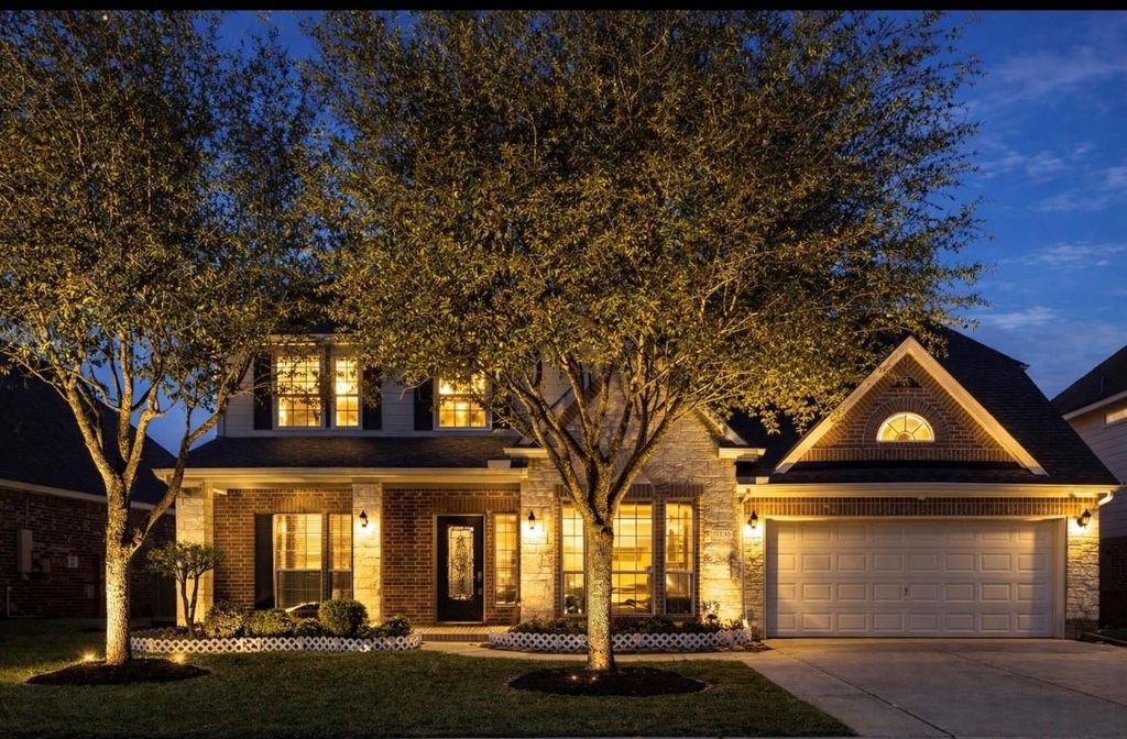 1230 Martinez Court, Friendswood, TX 77546