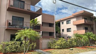 690 NE 123rd St 208, North Miami, FL 33161